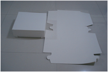 white hand erect cake box